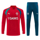 Shop des Spielers, Portugal Trainingsanzug 26/27, Portugal Jacke rot, Portugal Hose grün, Seleção das Quinas Trainingsset, Portugal Fan-Artikel, Portugal Training 2026, Trainingsanzug Herren Portugal, Fußball Trainingsanzug rot grün, Portugal Kleidung Deutschland, Fußball-Shop, Portugal Jersey Set.