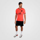 Shop des Spielers, PSG Auswärtstrikot 2019, PSG Trikot Orange, PSG Retro Trikot, Paris Saint-Germain 2019/20, PSG Auswärtstrikot 19/20, Fußball Retro Trikot, PSG Fan-Version, PSG Orange Jersey, PSG Rarität, Fußballtrikot Frankreich, Ligue 1 Trikot, PSG Sammlerstück, Shop des Spielers Paris.