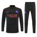 Shop des Spielers, PSG Trainingsanzug 26/27, PSG Trainingsset schwarz, Paris Saint-Germain Jacke Hose, PSG Fan-Artikel, PSG Trainingsanzug Herren, Fußball Trainingsanzug schwarz, PSG Kleidung Deutschland, Paris Saint-Germain Fanshop, Fußball-Shop, PSG Jersey Set 2026.