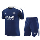 Shop des Spielers, PSG Trainings-Set 25/26, PSG Trikot Dunkelblau, PSG Shorts Marine, Fußball Trainingsset Paris Saint-Germain, PSG Kollektion 2026, Trainings-Kit 2025, Sportbekleidung PSG, Trainingsanzug Herren Blau, PSG Fan-Shop, Paris Saint-Germain Training 2026, Fußball-Fanartikel.