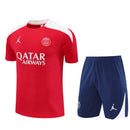 Shop des Spielers, PSG Trainings-Set 25/26, PSG Trikot Rot, PSG Shorts Dunkelblau, Fußball Trainingsset Paris Saint-Germain, PSG Kollektion 2026, Trainings-Kit 2025, Sportbekleidung PSG, Trainingsanzug Herren Rot Blau, PSG Fan-Shop, Paris Saint-Germain Training 2026, Fußball-Fanartikel.