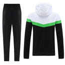 Shop des Spielers, Real Betis Trainingsanzug, Real Betis 25/26, Real Betis Windjacke, Real Betis Windbreaker, Betis Trainingsset, Real Betis Sport-Set, Trainingsanzug Herren Blau, Real Betis 2026, Fußball Trainingsset, Real Betis Fan-Version, Trainingskleidung Real Betis, Betis Sevilla Shop, Corta-Vento Real Betis.