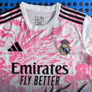 Shop des Spielers, Real Madrid Dragão Trikot 25/26, Real Madrid Special Edition, Real Madrid Trikot Weiß Rosa, Real Madrid Sondertrikot, Real Madrid Fan-Version, Real Madrid Drachen Trikot, Fußball Trikot Sammlerstück, Real Madrid 2026, Limitierte Real Madrid Kollektion, Real Madrid Fashion, Madridista Trikot.