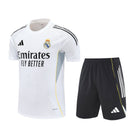 Real Madrid Trainingsset 2025 2026 weißes Trikot schwarze Shorts 1.1 Premium Qualität Shop des Spielers Madrid Training Kit White Black, Real Madrid Trainingsset 2025, Madrid Trikot weiß, Real Madrid Shorts schwarz, Real Madrid Trikot 25/26, Fußball Trainingsset Herren, 1.1 Qualität Real Madrid, Mbappé Training, Real Madrid Fanshop Deutschland, Fußball Set weiß schwarz.
