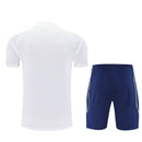 Real Madrid Trainingsset 2025 2026 weißes Trikot marineblaue Shorts 1.1 Premium Qualität Shop des Spielers Madrid Training Kit White Navy, Real Madrid Trainingsset 2025, Madrid Trikot weiß, Real Madrid Shorts blau, Real Madrid Trikot 25/26, Fußball Trainingsset Herren, 1.1 Qualität Real Madrid, Mbappé Training, Real Madrid Fanshop Deutschland, Fußball Set weiß marineblau.
