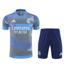 Shop des Spielers, Real Madrid Trainingsset 25/26, Real Madrid Trikot Grau, Real Madrid Shorts Dunkelblau, Real Madrid Set 2026, Fußball Trainingsset Real Madrid, Trainingsanzug Real Madrid, Real Madrid Fan-Shop, Real Madrid Training 2026, Fußball-Fanartikel, Real Madrid Trainingskleidung, Real Madrid Set Herren, Real Madrid hellblau dunkelblau Set.
