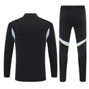 Shop des Spielers, Real Madrid Trainingsanzug 25/26, Real Madrid Jacke Schwarz, Real Madrid Hose Schwarz, Fußball Trainingsanzug Real Madrid, Real Madrid Kollektion 2026, Trainingsanzug Herren Schwarz, Real Madrid Fan-Shop, Real Madrid Training 2026, Fußball-Fanartikel, Real Madrid Trainingskleidung, Trainingsset 2025, Real Madrid schwarz Set.