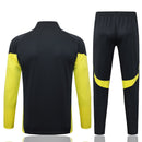 Real Madrid, Trainingsanzug, 25/26, Herren, Schwarz, Gelb, Jacke und Hose, Real Madrid Fanwear, Real Madrid Trainingsset, Fußball Fanartikel, Merengues Style, Shop des Spielers, Casual Sportswear