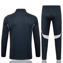 Real Madrid, Trainingsanzug, 25/26, Herren, Dunkelgrau, Jacke und Hose, Real Madrid Fanwear, Real Madrid Trainingsset, Fußball Fanartikel, Merengues Style, Shop des Spielers, Casual Sportswear