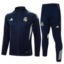 Real Madrid, Trainingsanzug, 25/26, Herren, Marineblau, Jacke und Hose, Real Madrid Fanwear, Real Madrid Trainingsset, Fußball Fanartikel, Merengues Style, Shop des Spielers, Casual Sportswear