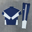 Shop des Spielers, Real Madrid Trainingsanzug, Real Madrid Set Marineblau, Real Madrid Fanartikel, Fußball Trainingsanzug Real Madrid, Real Madrid 26/27, Real Madrid Sportanzug, Trainingsjacke Real Madrid, Real Madrid Fanbekleidung, Fußball Lifestyle Madrid, Herren Trainingsset, Los Blancos Style