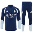 Shop des Spielers, Real Madrid Trainingsanzug, Real Madrid Set Marineblau, Real Madrid Fanartikel, Fußball Trainingsanzug Real Madrid, Real Madrid 26/27, Real Madrid Sportanzug, Trainingsjacke Real Madrid, Real Madrid Fanbekleidung, Fußball Lifestyle Madrid, Herren Trainingsset, Los Blancos Style