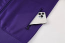 Shop des Spielers, Real Madrid Trainingsanzug 25/26, Real Madrid Lila Trainingsanzug, Real Madrid Sportanzug Herren, Real Madrid Jacke Hose, Fußball Trainingsanzug, Real Madrid Trainingsset, Performance Sportbekleidung, Real Madrid 2026, Trainingsanzug Herren Lila, Königliche Trainingskleidung, Real Madrid Fanshop, Sportanzug Real Madrid.