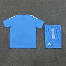 Shop des Spielers, Real Madrid Trainings-Set, Real Madrid 25/26, Real Madrid Trikot Herren, Real Madrid Training Blau, Real Madrid Shorts, Trainings-Set Herren, Real Madrid 2026, Fußball Trainingsset, Real Madrid Fan-Version, Real Madrid Trainingskleidung, Real Madrid Shop, Trainingsset Herren Blau.