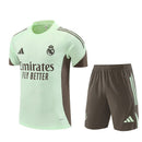 Shop des Spielers, Real Madrid Trainings-Set, Real Madrid 25/26, Real Madrid Trikot Grün, Real Madrid Training, Trainings-Set Herren, Real Madrid Shorts, Fußball Trainingsset, Real Madrid 2026, Real Madrid Sport-Set, Real Madrid Fanausrüstung, Trainingskleidung Real Madrid.