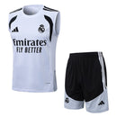 Real Madrid Trainingsset 2026 2027 Herren weißes Tanktop schwarze Shorts 1.1 Premium Qualität Shop des Spielers Madrid Training Gear, Real Madrid Trainingsset 2026, Madrid Tanktop weiß, Madrid Shorts schwarz, Real Madrid Trikot 26/27, Fußball Trainingsset Herren, 1.1 Qualität Real Madrid, Mbappé Training Gear, Bellingham Madrid Outfit, Hala Madrid Fanshop Deutschland.