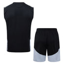 Real Madrid Trainingsset 2026 2027 Herren schwarz Tanktop und Shorts 1.1 Premium Qualität Shop des Spielers Madrid Training Gear, Shop des Spielers, Real Madrid Trainingsset 2026, Madrid Tanktop Shorts, Real Madrid Trikot schwarz, Fußball Trainingsset Herren, 1.1 Qualität Real Madrid, Mbappé Training, Bellingham Gear, Hala Madrid Fanshop.