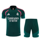 Shop des Spielers, Real Madrid Trainingsset 26/27, Real Madrid Trikot und Shorts grün, Real Madrid Trainingskleidung, Real Madrid Fan-Artikel, Real Madrid Training 2026, Real Madrid Trainingsset Herren, Fußball Trainingsset grün, Real Madrid Kleidung Deutschland, Fußball-Shop, Real Madrid Jersey Set.