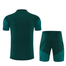Shop des Spielers, Real Madrid Trainingsset 26/27, Real Madrid Trikot und Shorts grün, Real Madrid Trainingskleidung, Real Madrid Fan-Artikel, Real Madrid Training 2026, Real Madrid Trainingsset Herren, Fußball Trainingsset grün, Real Madrid Kleidung Deutschland, Fußball-Shop, Real Madrid Jersey Set.
