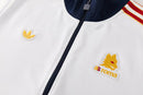 Shop des Spielers, AS Roma Trainingsanzug, AS Roma 25/26, AS Roma Trainingsanzug Weiß Blau, Roma Jacke Weiß, Roma Hose Blau, AS Roma Sport-Set, Trainingsanzug Herren Weiß, AS Roma 2026, Fußball Trainingsset, AS Roma Fan-Version, Trainingskleidung AS Roma, Giallorossi, Roma Shop.