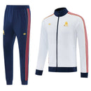 Shop des Spielers, AS Roma Trainingsanzug, AS Roma 25/26, AS Roma Trainingsanzug Weiß Blau, Roma Jacke Weiß, Roma Hose Blau, AS Roma Sport-Set, Trainingsanzug Herren Weiß, AS Roma 2026, Fußball Trainingsset, AS Roma Fan-Version, Trainingskleidung AS Roma, Giallorossi, Roma Shop.