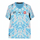 Schweiz Auswärtstrikot 2026 2027 Herren weiß 1.1 Premium Qualität Shop des Spielers Schweiz Nationalmannschaft Trikot Nati Away, Schweiz Trikot 2026, Schweiz Auswärtstrikot 26/27, Swiss Away Jersey, Schweiz Fußballtrikot kaufen, 1.1 Qualität Schweiz, SFV Trikot Herren, Nati Fanshop Deutschland, Fußball Geschenk Herren, WM 2026 Trikot Schweiz.