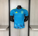 Spanien Torwarttrikot 2026 2027 Herren Spieler-Version Blau Authentic 1.1 Premium Qualität Shop des Spielers Spanien Nationalmannschaft Torwart Trikot RFEF GK Player Edition, Spanien Torwarttrikot 2026, Spanien GK Spieler-Version, Authentic Spain GK Jersey, Spanien Fußballtrikot kaufen, 1.1 Qualität Spanien, Blaues Torwarttrikot Spanien, Unai Simón Trikot, WM 2026 Torwarttrikot, RFEF Torwartausrüstung.