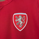 Tschechien Heimtrikot 2026 2027 Herren rot blau weiß 1.1 Premium Qualität Shop des Spielers Tschechische Republik Nationalmannschaft Trikot Reprezentace, Tschechien Trikot 2026, Tschechien Heimtrikot 26/27, Czech Republic Home Jersey, Tschechien Fußballtrikot kaufen, 1.1 Qualität Tschechien, Tschechische Republik Trikot Herren, Tschechien Fanshop Deutschland, Fußball Geschenk Herren, Trikot mit Löwenwappen.